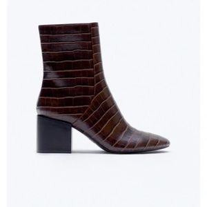 NEW Zara animal embossed wide heeled ankle boots IN SIZE 8 (EU 39)